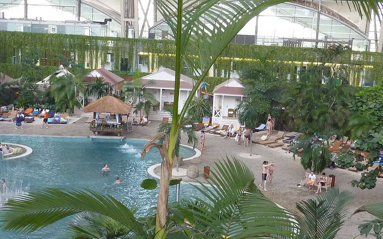 Lagune mit Whirlpools in der Südseelagune im Tropical Islands.