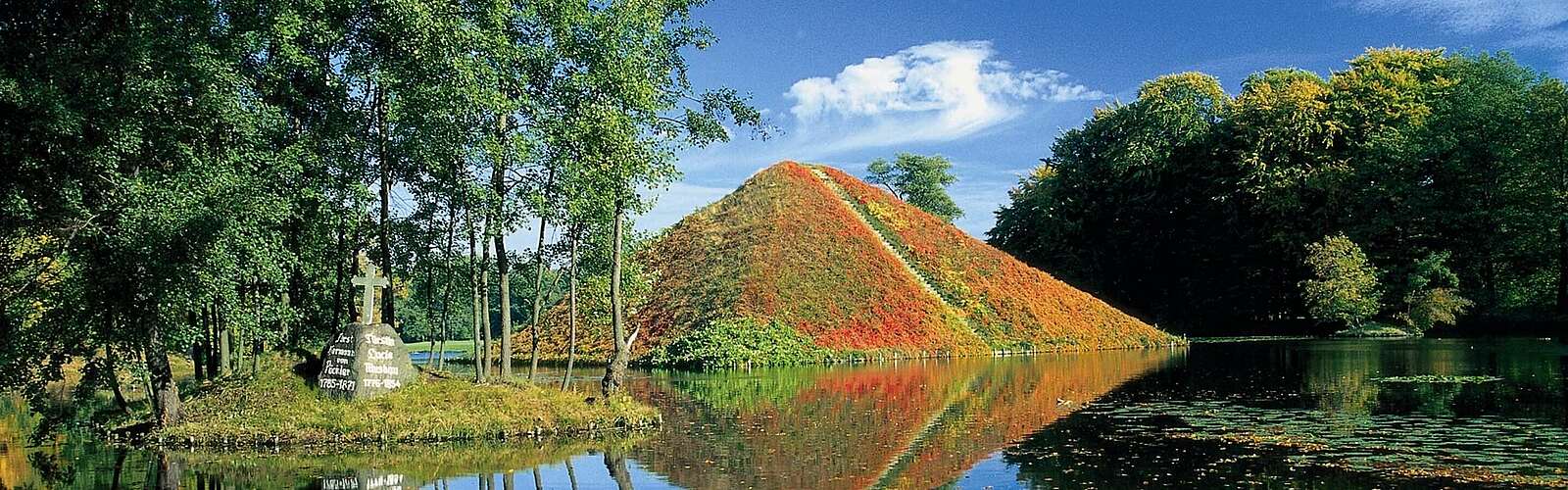 Seepyramide im Fürst-Pückler-Park Branitz,
        
    

        
        
            Foto: Boguslaw Switala