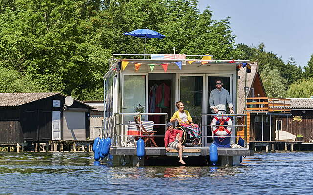 Rechlin Müritz Barrierefreier Urlaub mit der Familie auf dem Hausboot 