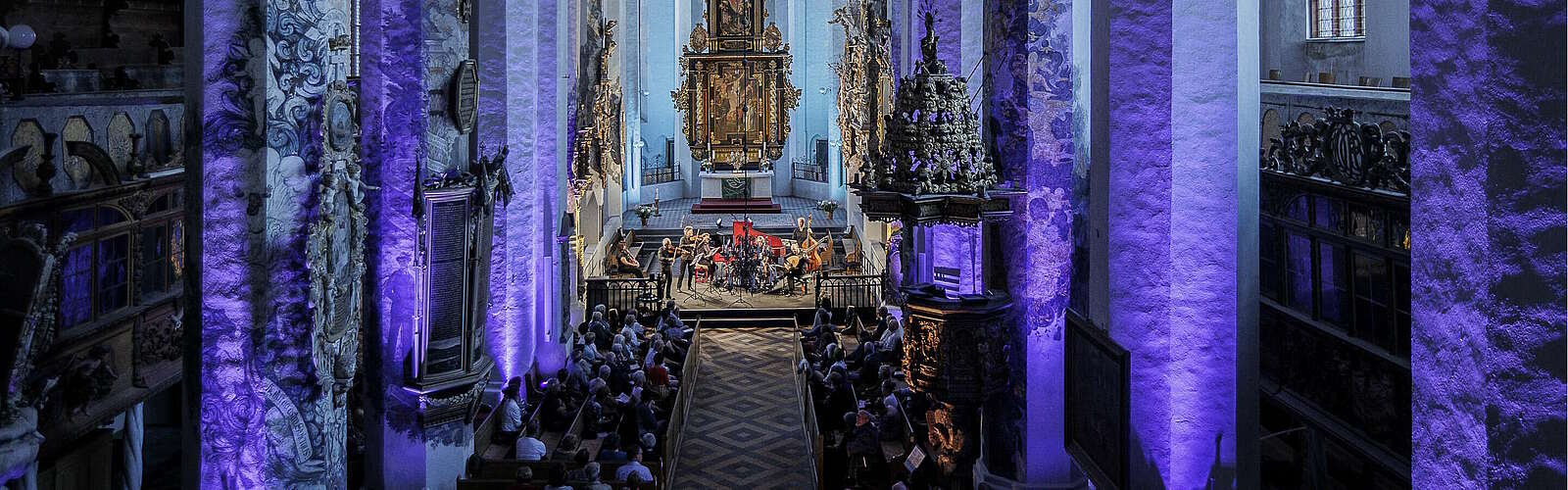 Orchester Il Giardino Armonico in der Sankt-Nikolai-Kirche in Luckau,
        
    

        Foto: Lausitz Festival/Nikolai Schmidt