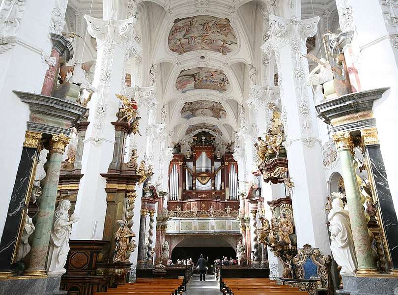 Barocke Klosterkirche in Neuzelle von innen