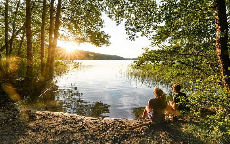 



        
            Wanderer am Roofensee,
        
    

        Foto: TMB-Fotoarchiv/Wolfgang Ehn
    