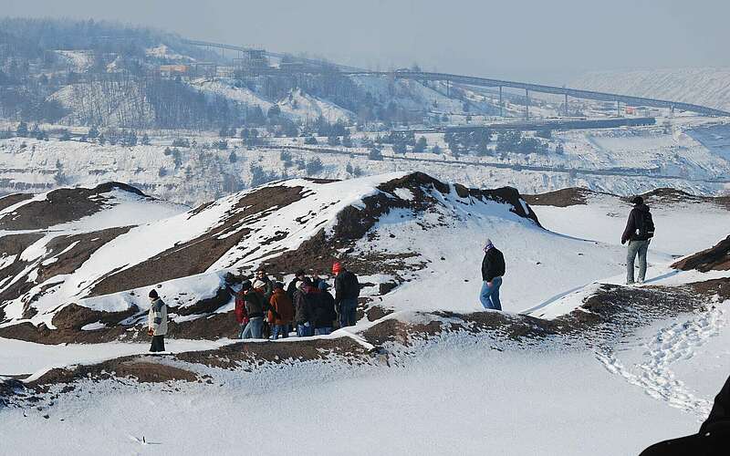 



        
            Winterwanderung durch Tagebaugebiet,
        
    

        
            Foto: BTV-Archiv
        
        
    