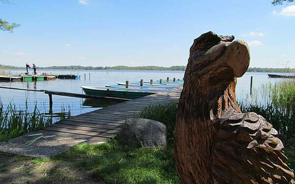 Holzskulptur am Groß Schauener See