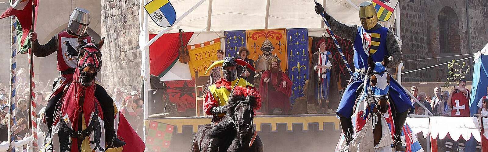 Ritterfestspiele auf Burg Rabenstein,
        
    

        
        
            Foto: Frank-Peter Bürger