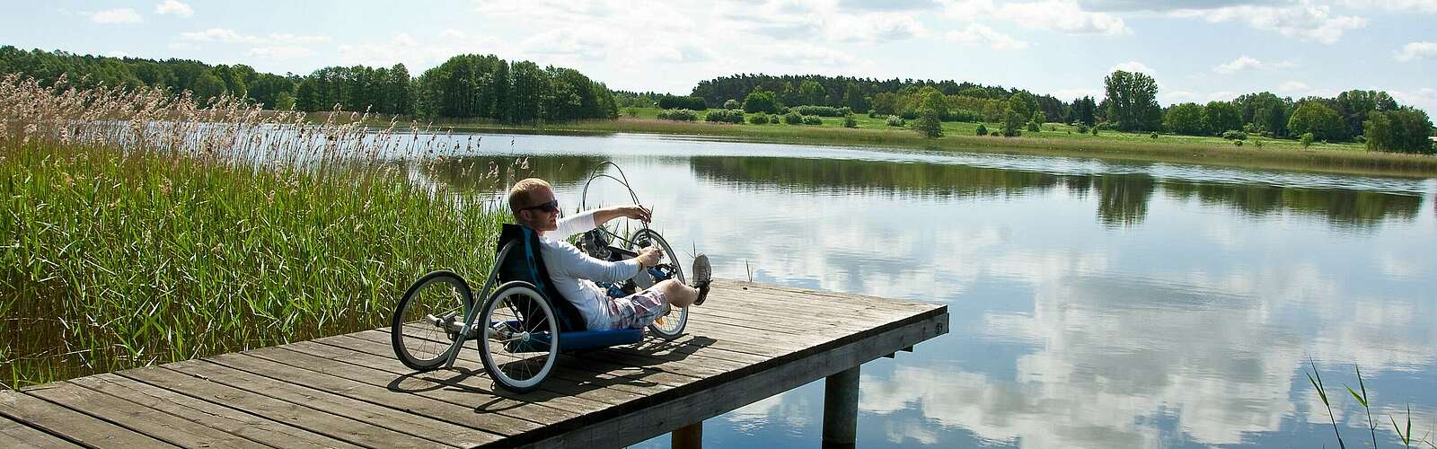 Handbike in Seebeck,
        
    

        Picture: Tourismusverband Ruppiner Seenland e.V./Studio Prokopy