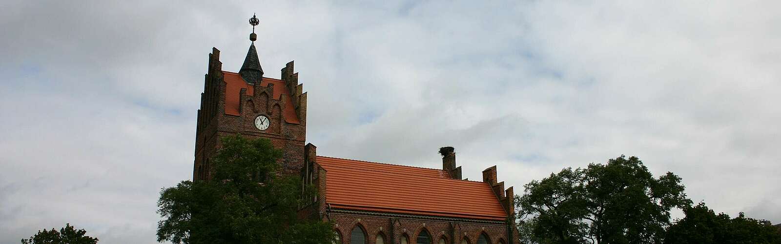 Blick auf die Kirche in Linum,
        
    

        Foto: Tourismusverband Ruppiner Seenland e.V./Judith Kerrmann
