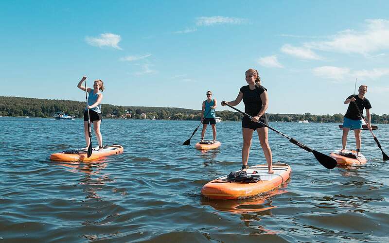 



        
            Mit SUPs auf dem Templiner See,
        
    

        Foto: TMB-Fotoarchiv/Steffen Lehmann
    