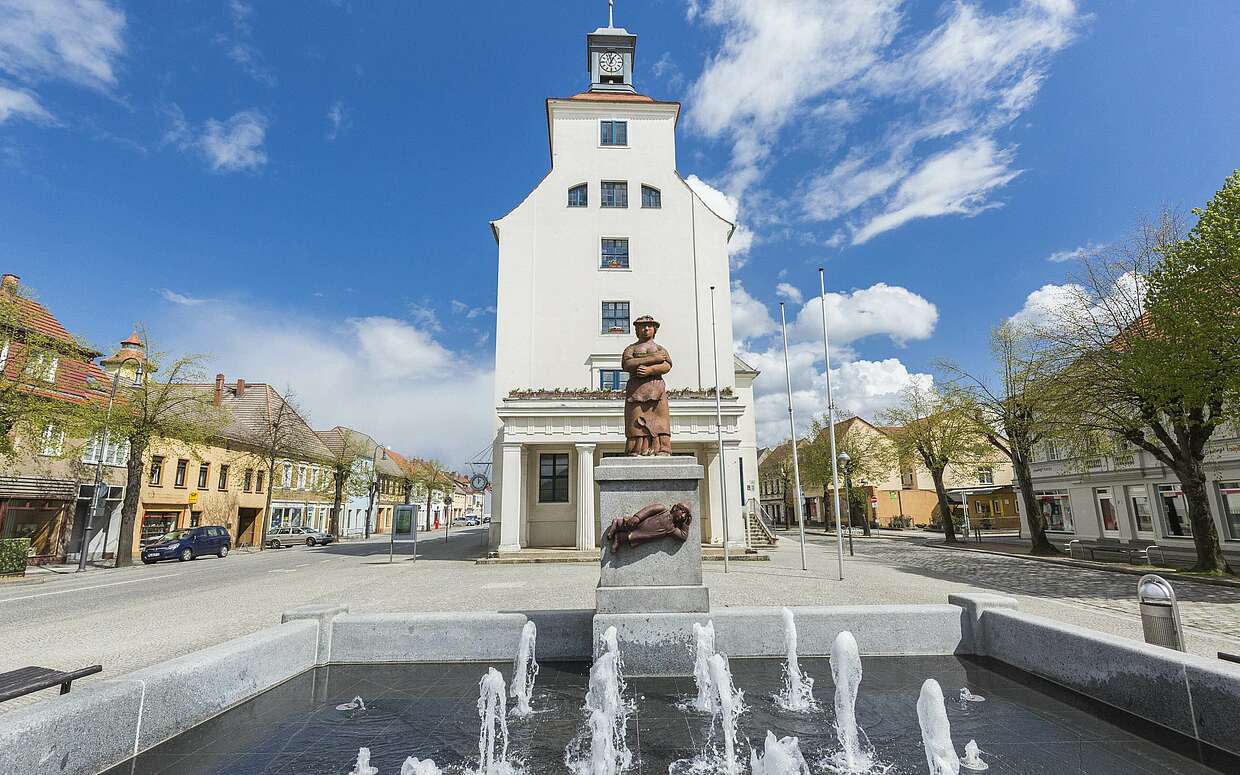Sabinchenbrunnen vor dem Rathaus 