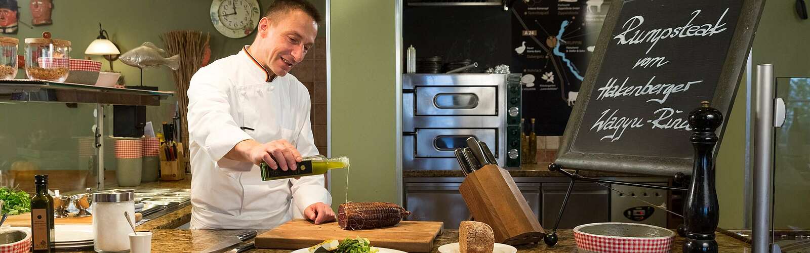 Chefkoch Matthias Kleber im Restaurant Seewirtschaft,
        
    

        Foto: TMB-Fotoarchiv/Yorck Maecke