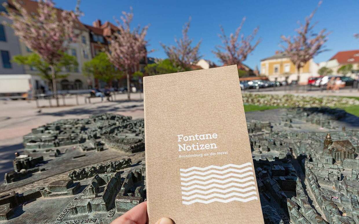 Fontane-Notizen Bronzeplastik Brandenburg an der Havel