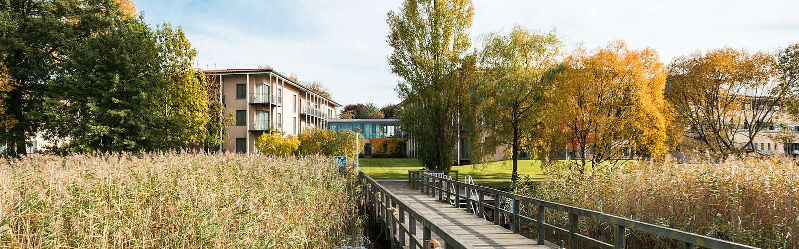 Seehotel Rheinsberg, Blick vom Wasser,
        
    

        
            Foto: Seehotel Rheinsberg