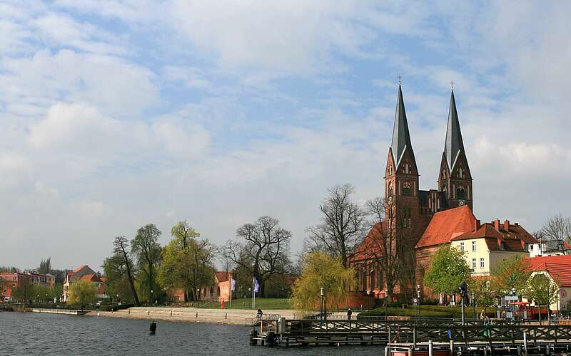 



        
            Uferpromenade der Altstadt Neuruppins,
        
    

        Foto: TMB-Fotoarchiv/Steffen Lehmann
    