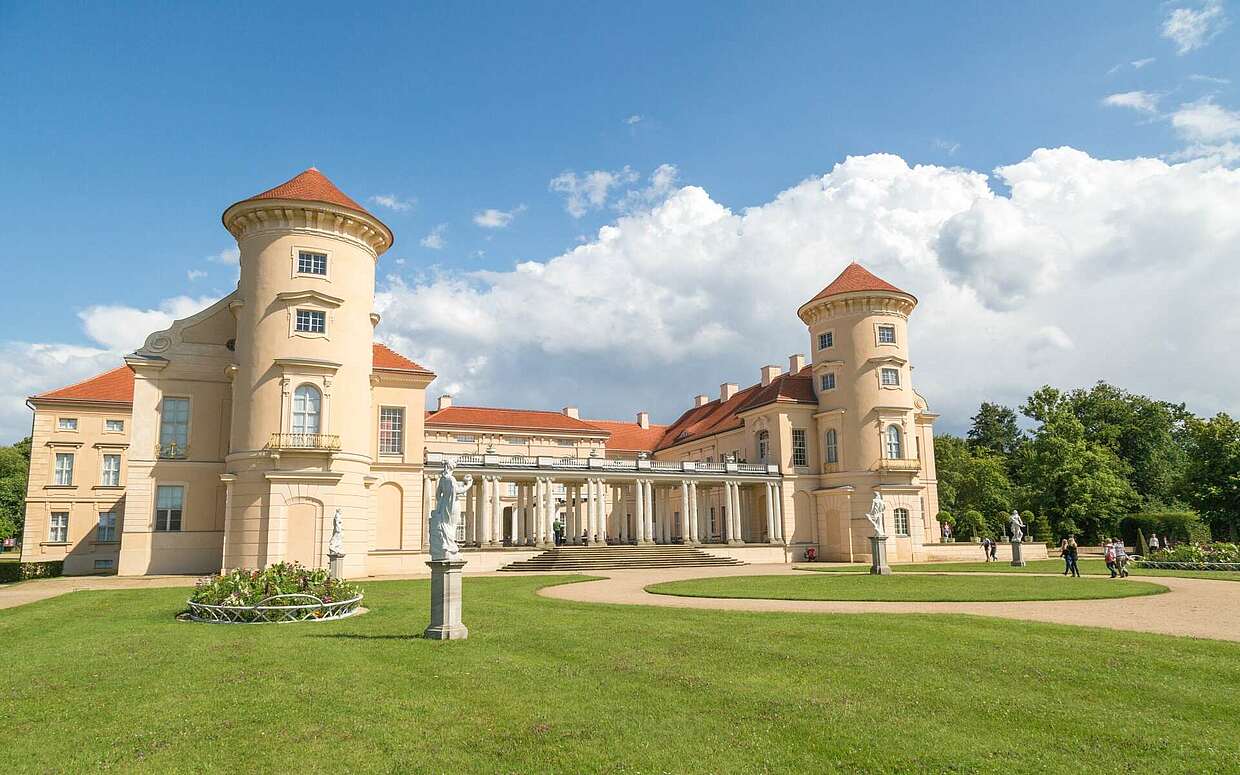 Schloss Rheinsberg mit Parkanlage