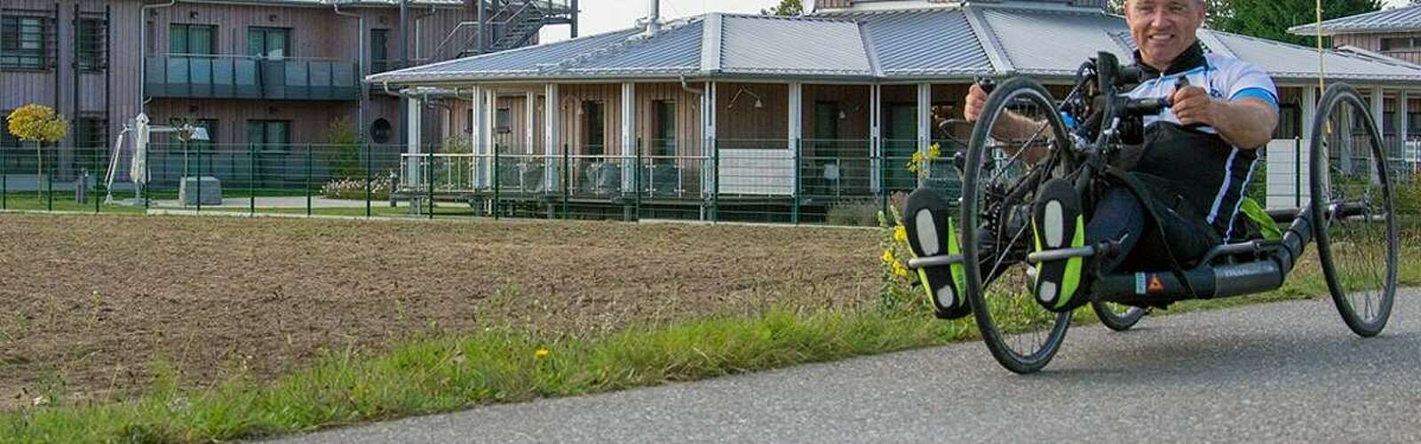 Handbiker Veit Riffer am ElsterPark,
        
    

        
            Foto: ElsterPark