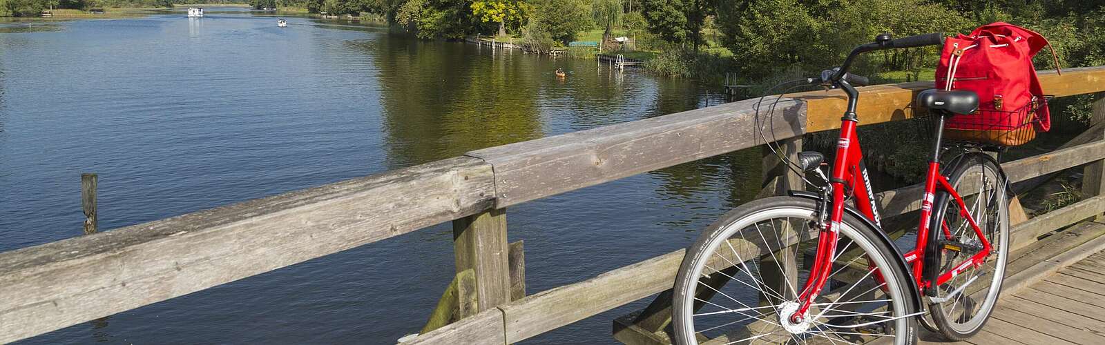 Fahrrad auf Brücke,
        
    

        Foto: TMB-Fotoarchiv/Steffen Lehmann