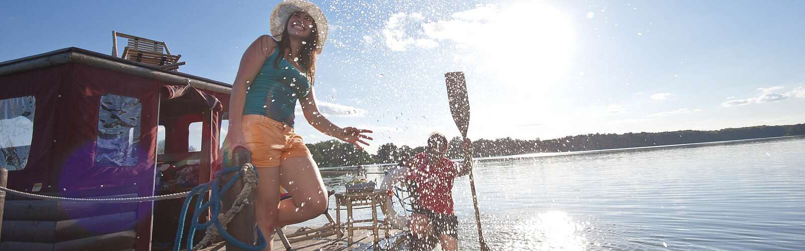 Mit dem Floß auf dem Wentowsee,
        
    

        Foto: TMB-Fotoarchiv/rent a floss/Yorck Maecke