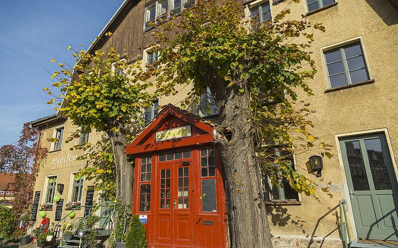 



        
            Außenansacht des Lindenhotels in Buckow,
        
    

        Foto: TMB-Fotoarchiv/Steffen Lehmann
    