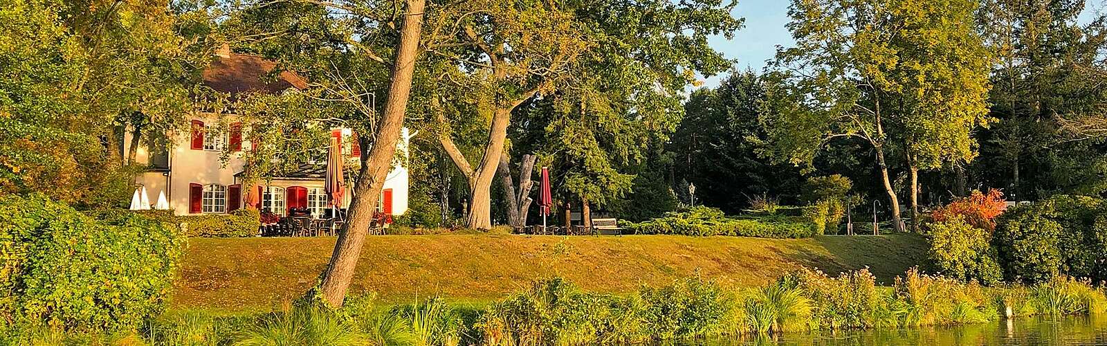 Waldhaus Prieros am Streganzer See im Herbst,
        
    

        
            Foto: Waldhaus Prieros