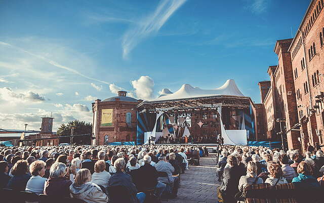 Publikum der Elblandfestspiele Wittenberge
