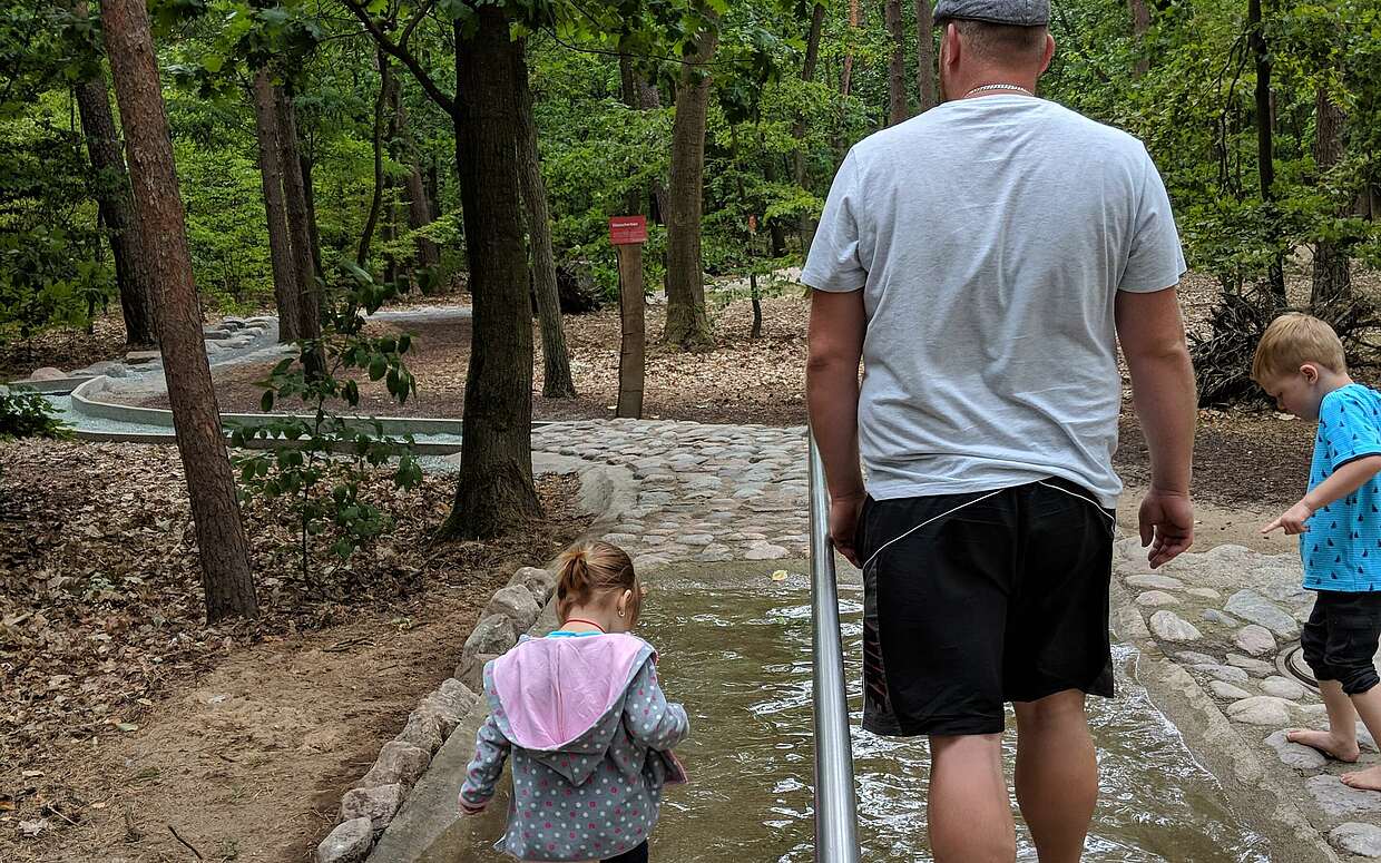 Wasserbad im Barfußpark