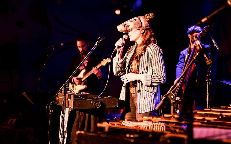 



        
            Unidram Theaterfestival Potsdam,
        
    

        Foto: Lilly And The Rats/Your Crémant
    