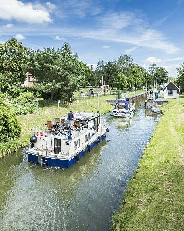 motoryacht mieten brandenburg