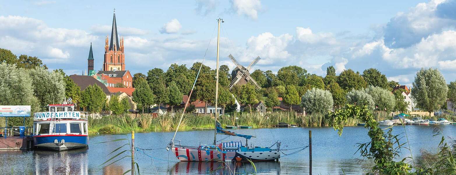 Blick auf die Werderaner Altstadt am Wasser,
        
    

        Foto: TMB-Fotoarchiv/Steffen Lehmann