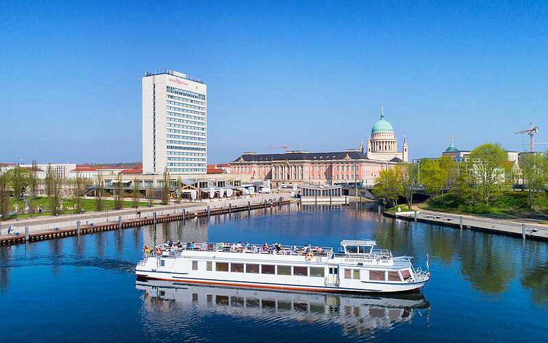 



        
            MS Potsdam im Hafen,
        
    

        
            Foto: Weisse Flotte Potsdam GmbH
        
        
    