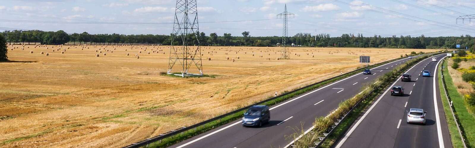 Autobahn,
        
    

        Foto: fotolia.de/sp4764