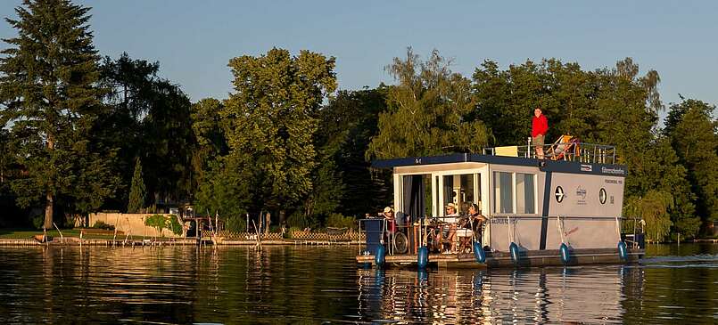 Hobbykapitän im Rolli im Dahme-Seenland