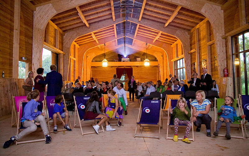 



        
            Zuschauer des Filmfestivals in Bad Saarow,
        
    

        
            Foto: KPDesign
        
        
    