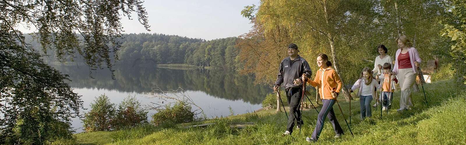 Nordic Walking in der Märkischen Schweiz,
        
    

        
            Foto: Kur+Reha GmbH