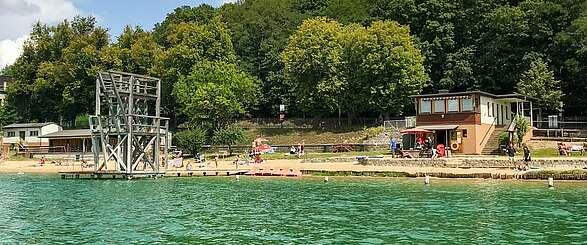 Strandbad Buckow: Baden im türkisfarbenen Schermützelsee