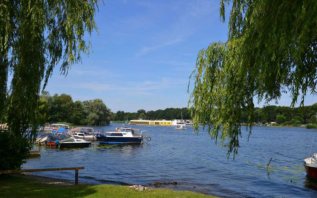 Blick auf den Templiner See in Caputh. Der Ort war früher ein Handelszentrum für Ziegelsteine.