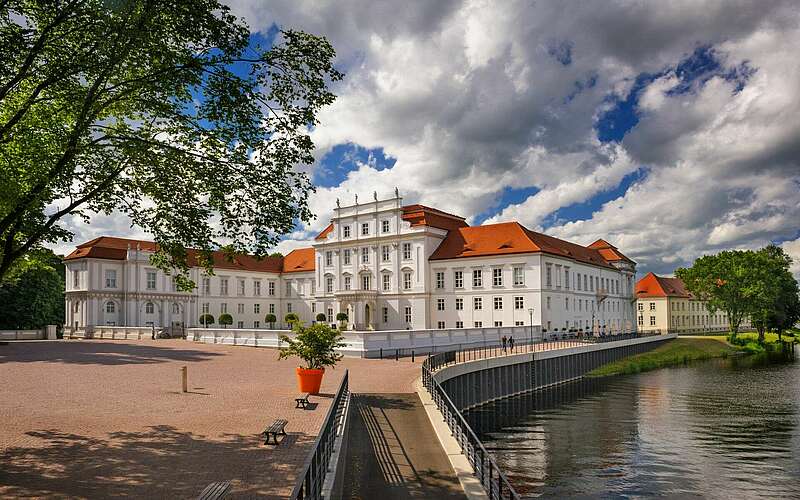 



        
            Schloss Oranienburg,
        
    

        Foto: TMB-Fotoarchiv/Frank Liebke
    