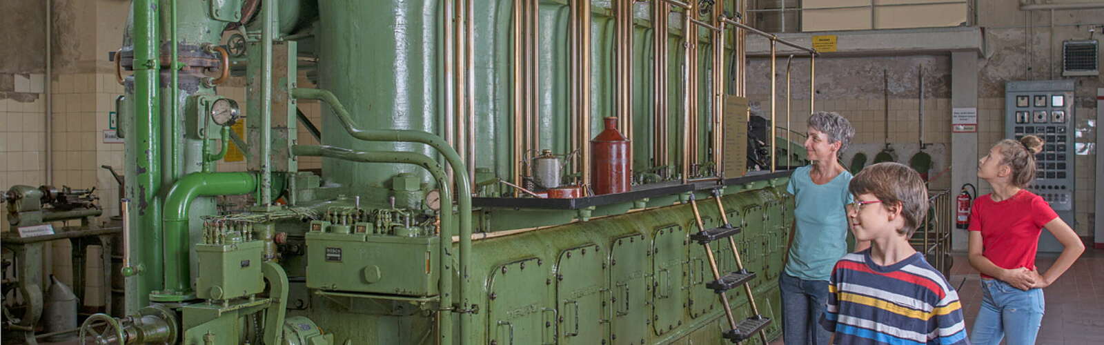 Dieselmotor im Sender- und Funktechnikmuseum Königs Wusterhausen,
        
    

        
        
            Foto: Nada Quenzel
