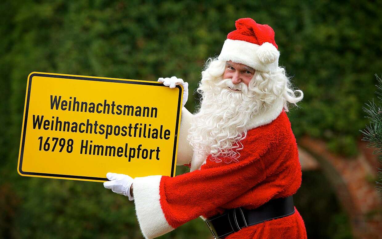 Wer nicht persönlich vorbei kommen kann, schreibt dem Weihnachtsmann seine Wünsche per Post.