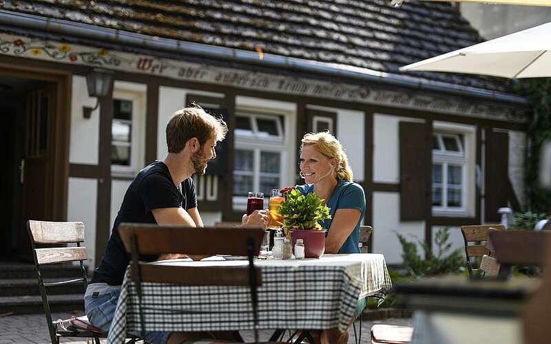 



        
            Paar im Restaurant Fontanehaus ,
        
    

        Foto: TMB-Fotoarchiv/Wolfgang Ehn
    