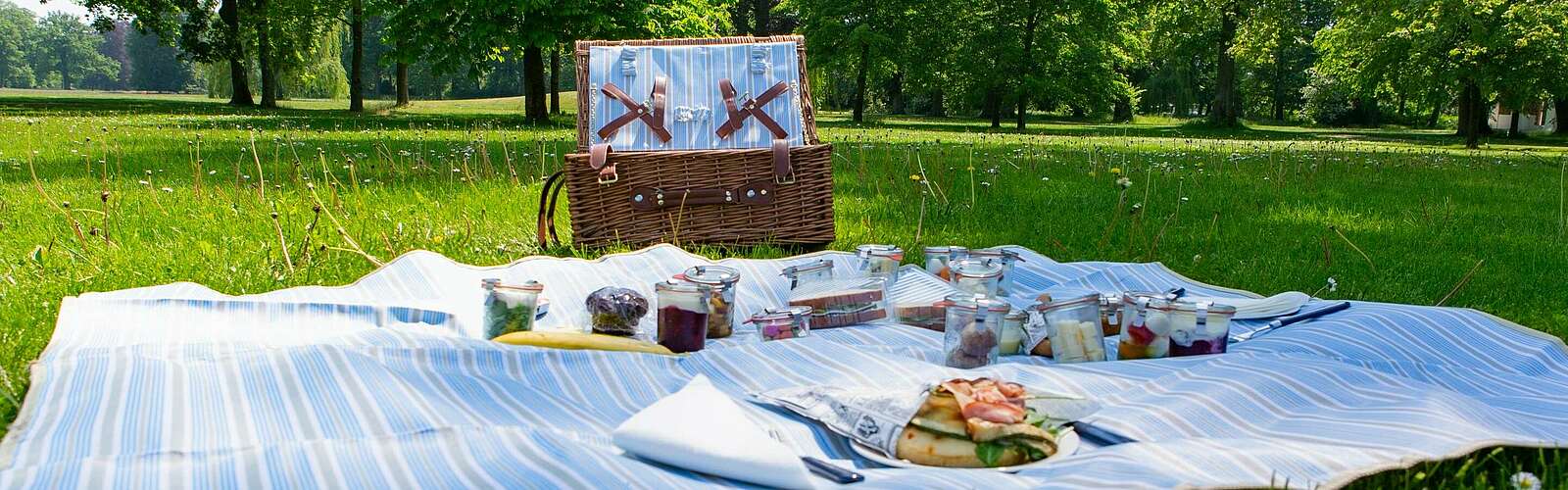 Picknick im Park Schloss Neuhardenberg,
        
    

        Foto: TMB-Fotoarchiv/Steffen Lehmann