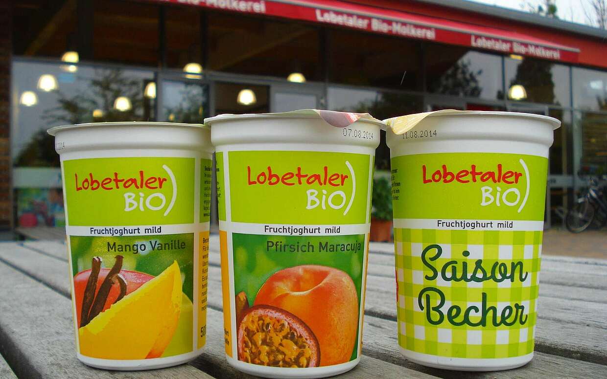 Die leckeren Joghurts von Lobetaler Bio gibt es hier in der gläsernen Molkerei in Biesenthal.