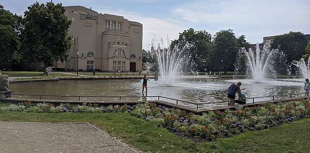 Brunnen am Staatstheater Cottbus