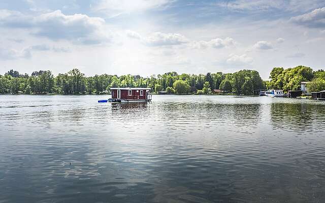 Hausboot auf dem Stadtsee Lychen