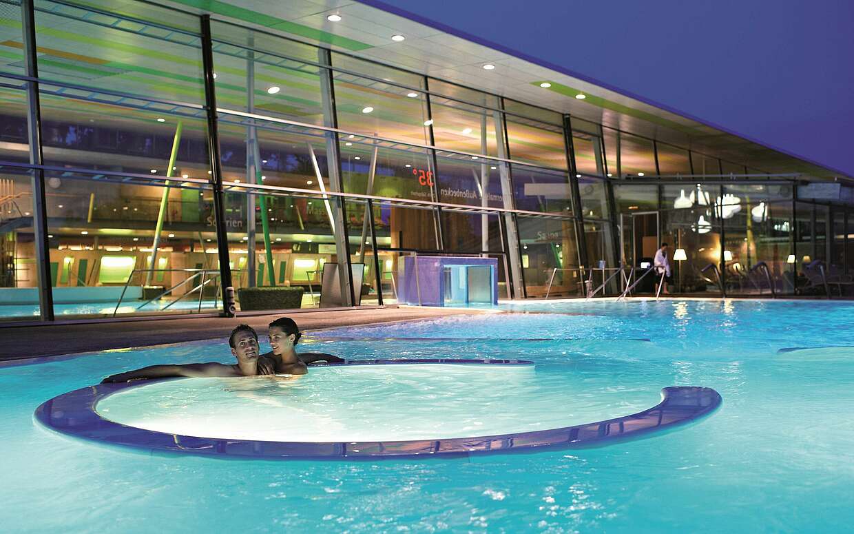 Außenbecken der Spreewald Therme in Burg