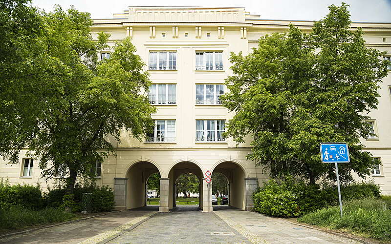 



        
            Sozialistischer Wohnkomplex in Eisenhüttenstadt,
        
    

        Foto: TMB-Fotoarchiv/Steffen Lehmann
    