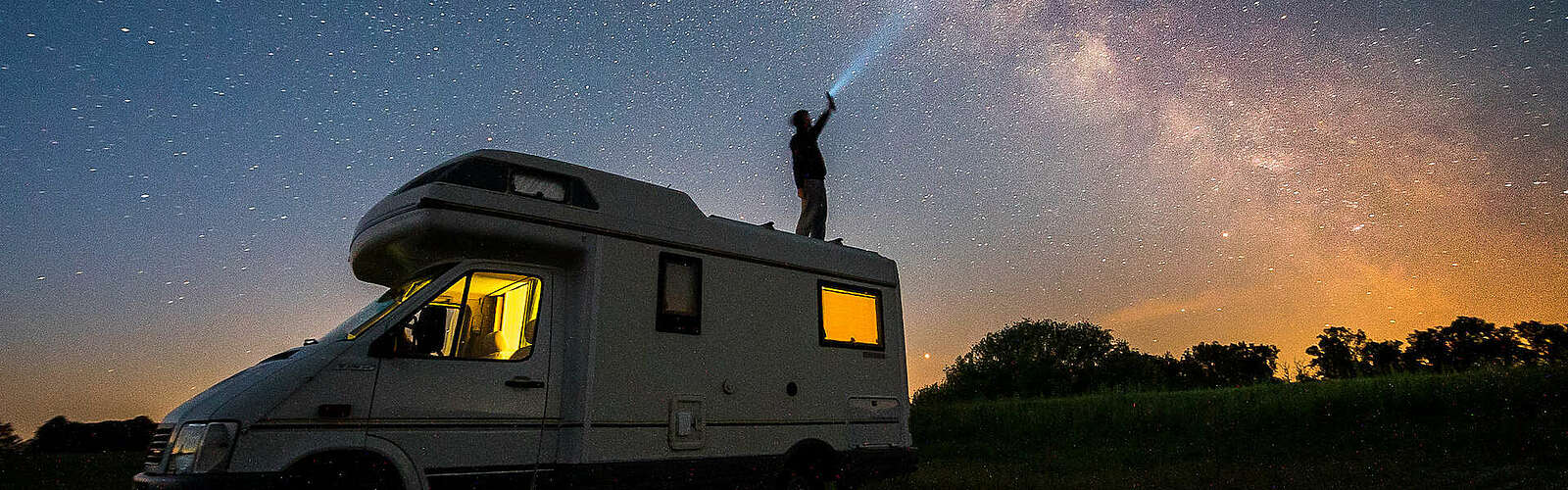 Wohnmobil unter Sternenhimmel,
        
    

        Picture: Tourismusverband Ruppiner Seenland e.V./Thomas Janowitz