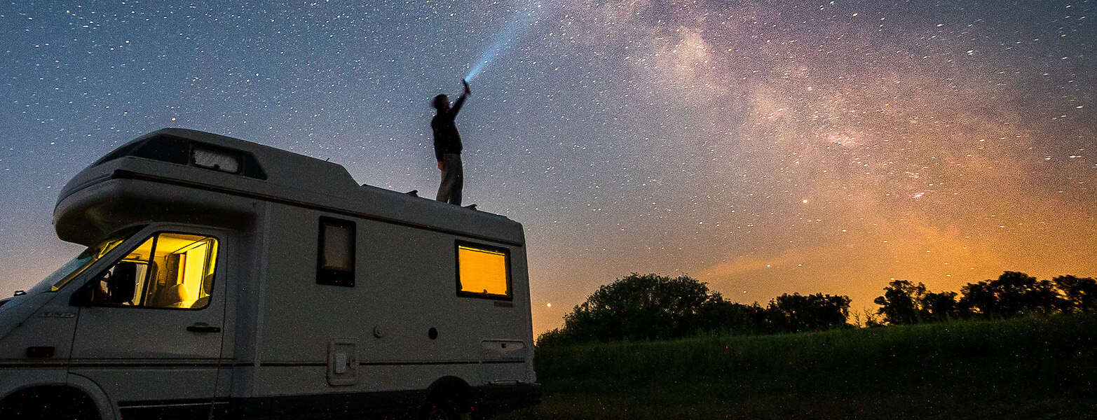 Wohnmobil unter Sternenhimmel,
        
    

        Picture: Tourismusverband Ruppiner Seenland e.V./Thomas Janowitz