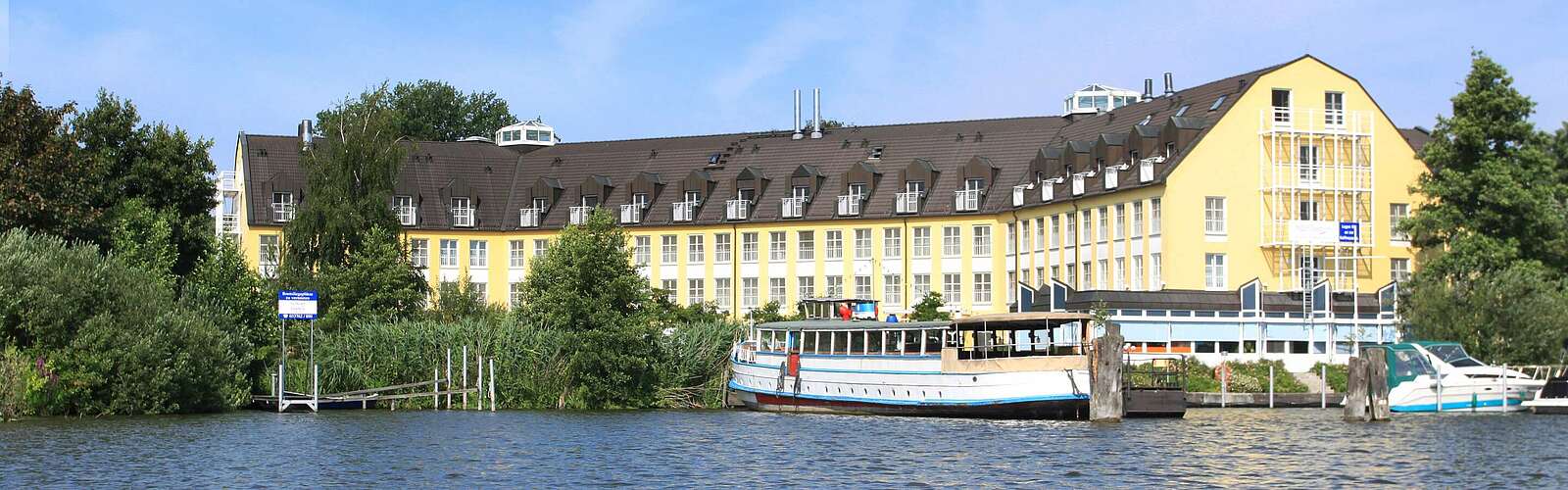 Blick auf das Seehotel Zeuthen,
        
    

        
            Foto: Seehotel Zeuthen