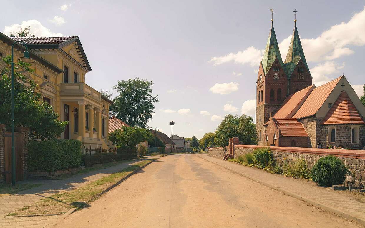 Blick auf Dorfkirche von Willmersdorf