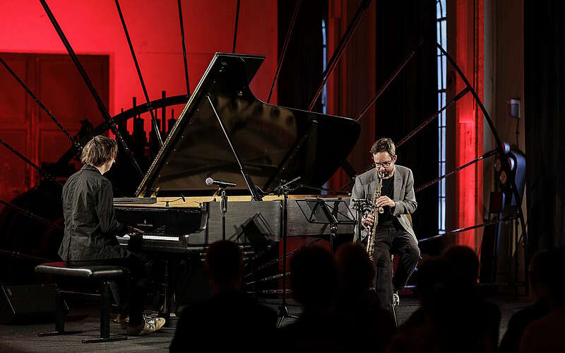 



        
            Duett Piano und Klarinette,
        
    

        Foto: Lausitz Festival GmbH/Nikolai Schmidt
    